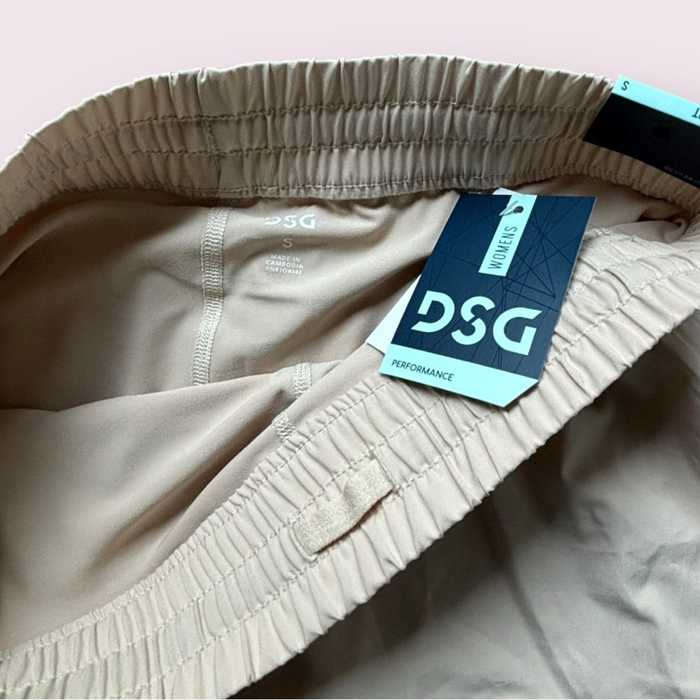 DSG Performance - Mid Rise Stride Skort - Picture 4 of 9